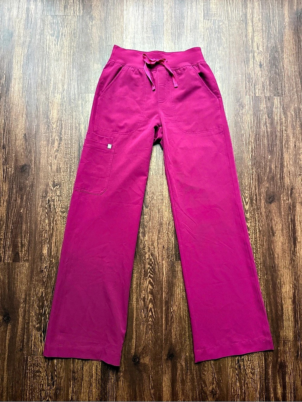 FIGS Women’s Dark Magenta Pink Isabel Wide Leg Scrub Pants - Size XS Tall Nurse